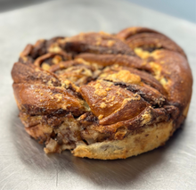 Load image into Gallery viewer, Rosh Hashanah Babka